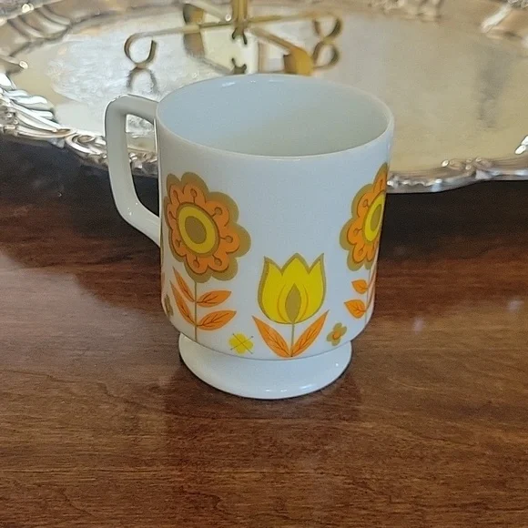 Vintage 1970's Tree Mugs - Picture 4 of 5